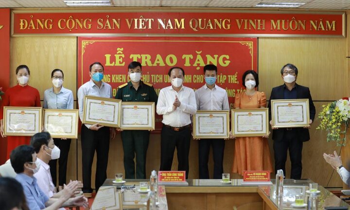 Samsung Việt Nam ủng hộ 56 tỷ đồng chung tay phòng, chống dịch COVID-19