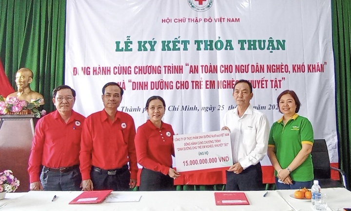 NutiFood đồng hành cùng Hội Chữ Thập Đỏ Việt Nam hỗ trợ trẻ em và ngư dân nghèo