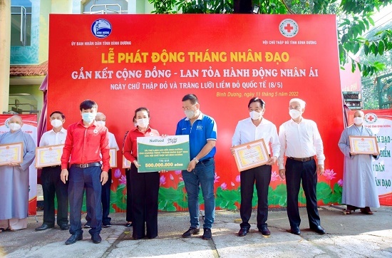 Nụ cười hạnh phúc của những người nghèo mưu sinh trên đất Bình Dương