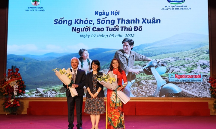 Vinamilk chăm sóc sức khỏe cho 10 ngàn người cao tuổi tại 27 tỉnh thành cả nước
