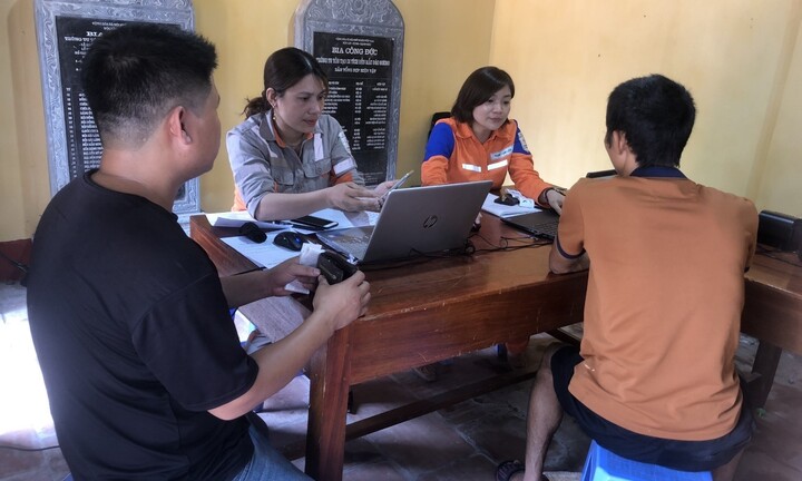 Công ty Điện lực Hưng Yên tăng cường chuyển đổi số trong công tác thanh toán tiền điện không dùng tiền mặt