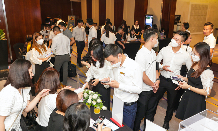 Bùng nổ màn chốt căn kịch tính trong sự kiện ra mắt The Lake Premium 