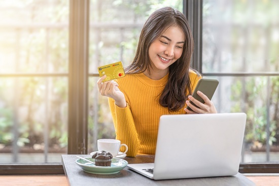 Siêu thẻ quốc dân HDBank Petrolimex 4 trong 1 'lấy lòng' mọi thế hệ