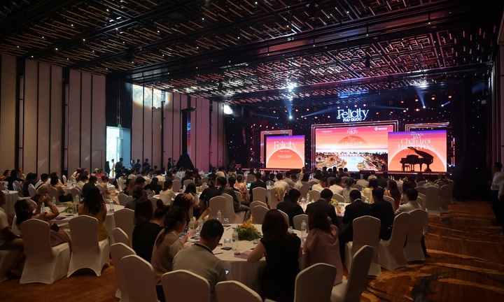 Hinode City chính thức bàn giao sổ hồng cho cư dân