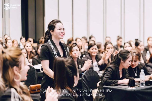 Nguyễn Hằng - Từ chủ cửa hàng mỹ phẩm trở thành CEO nhờ kinh doanh thương hiệu mỹ phẩm sạch Dr.Lacir