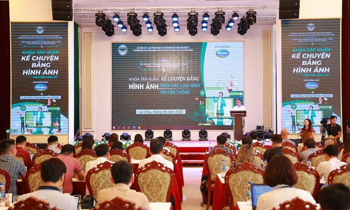 Dự án “phát triển báo chí Việt Nam” tổ chức khóa tập huấn “kể chuyện bằng hình ảnh trên các loại hình truyền thông”