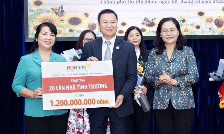Doanh nghiệp lớn cùng TP.HCM hưởng ứng Tháng cao điểm “Vì người nghèo” 2022 