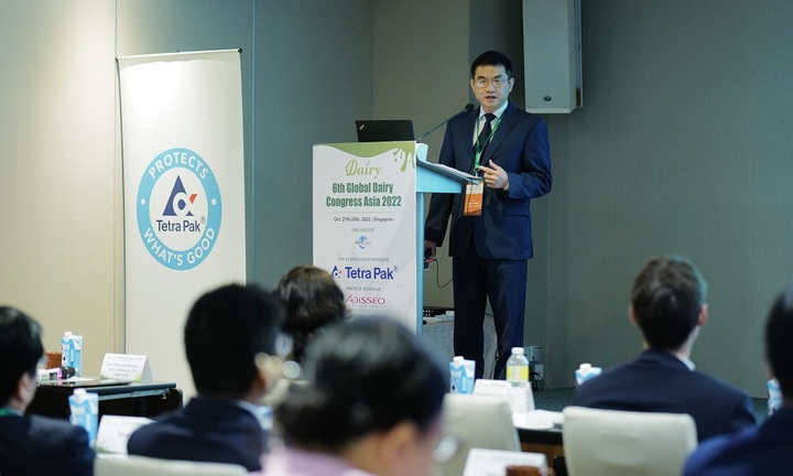 Vinamilk chia sẻ kinh nghiệm trong hành trình 33 năm khai phá thị trường sữa bột trong Hội nghị sữa quốc tế tại Singapore