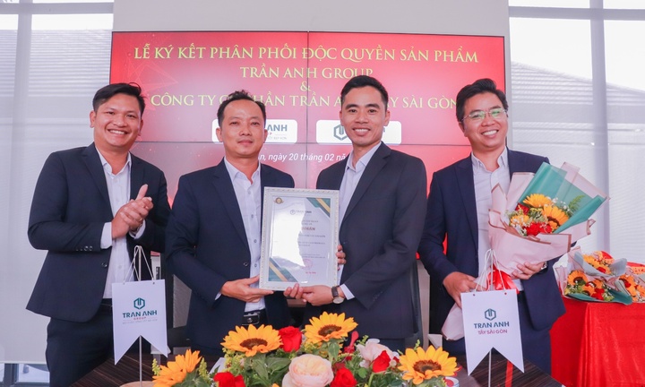 Lễ ký kết hợp tác phân phối độc quyền  sản phẩm của Trần Anh Group