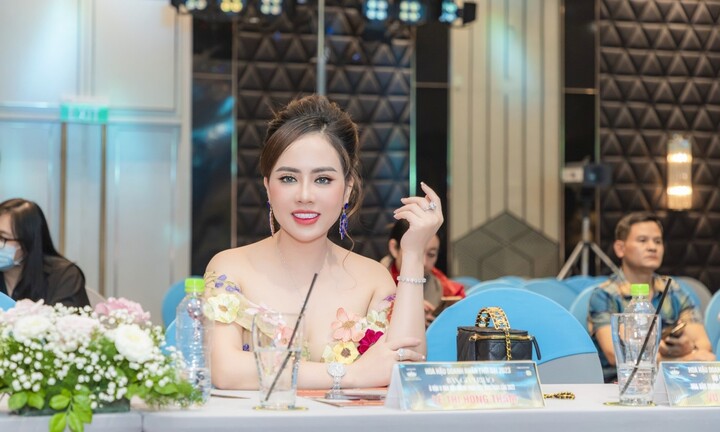 Á hậu Hồng Thắm giám khảo cuộc thi Hoa hậu Doanh nhân Thời đại 2023
