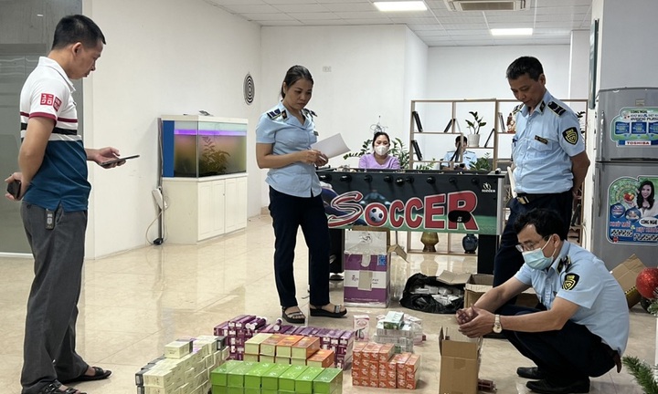 QLTT Hà Nội: Phát hiện nhiều cơ sở kinh doanh sản phẩm thực phẩm bảo vệ sức khỏe có dấu hiệu tội phạm về buôn bán hàng giả là thực phẩm