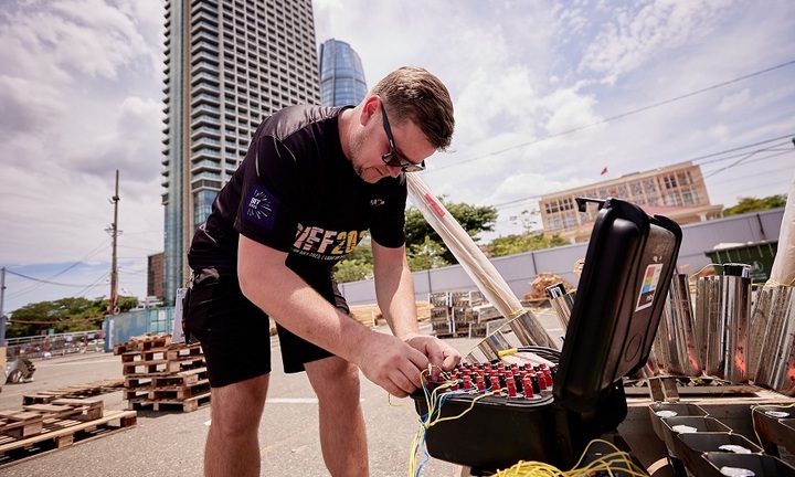 Cựu quán quân Úc và Ý bật mí về đêm thi “Chinh phục những giấc mơ” tối 17/6