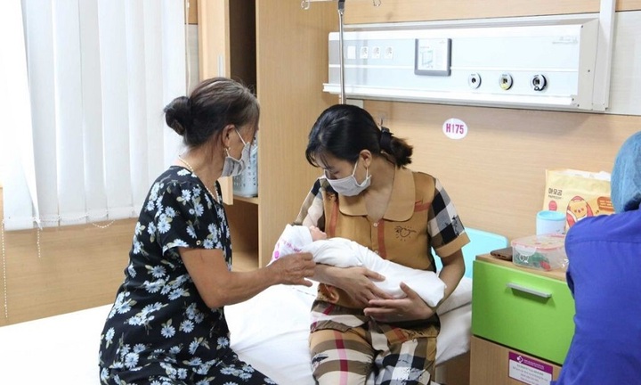 Bệnh viện Sản Nhi (Phú Thọ): Điều trị, nuôi dưỡng thành công trẻ sinh non chỉ cân nặng 700 gram