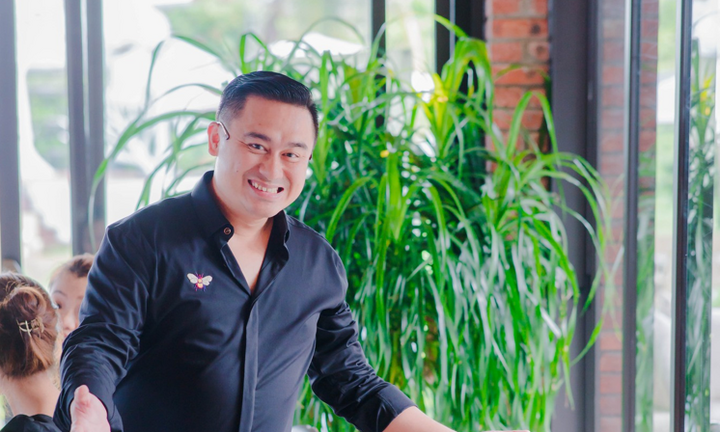 Từ “cậu bé vàng tin học” đến thương hiệu “Mì Quảng Ếch”