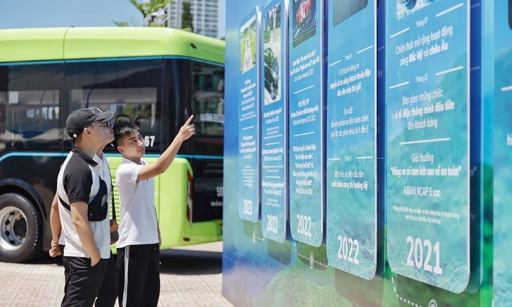 VinFast “khuấy đảo” Bình Dương với triển lãm xe điện lớn nhất Việt Nam 