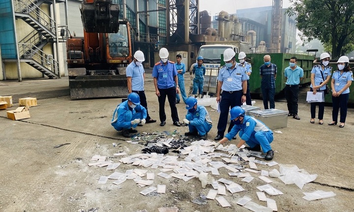 QLTT Hà Nội: Tiến hành tiêu hủy lô hàng trị giá trên 5 tỷ đồng