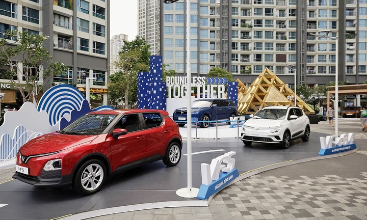 VinFast xóa bỏ định kiến xe điện ‘không tiện lợi, dịch vụ ít’