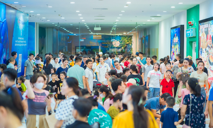 TTTM Vincom trên khắp cả nước đông kín khách dịp nghỉ lễ Quốc khánh