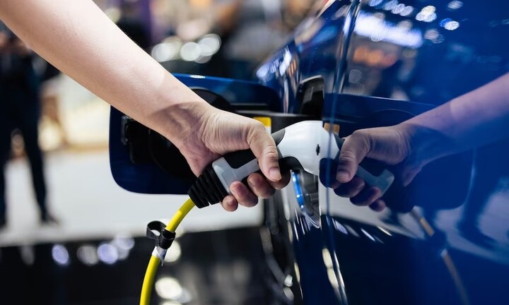 Vì sao các nước giàu luật hoá “quyền sạc điện”?