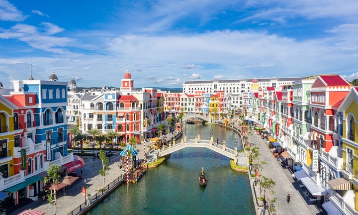 Lý giải sức hút của Phú Quốc United Center khiến Gen Z “thích mê mệt” 