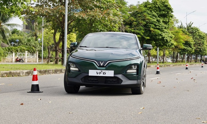 Vì sao xe điện “trên cơ” xe xăng trong mùa mua sắm cuối năm