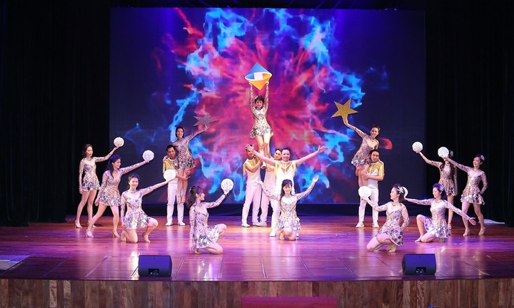 Thi đua nội bộ: Chất keo đặc biệt gắn kết tổ chức 