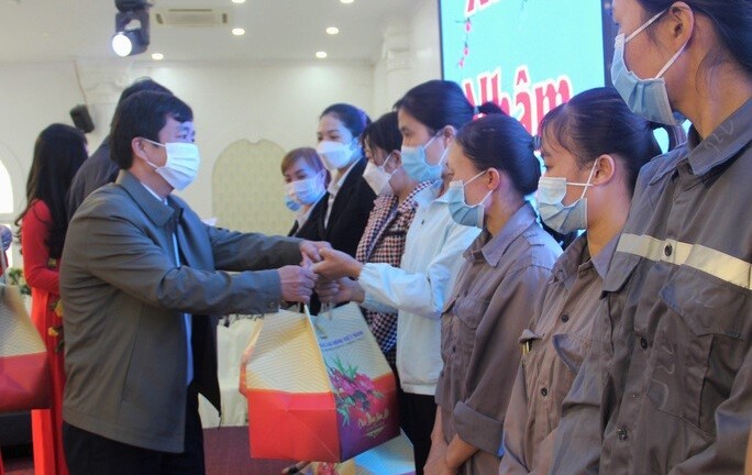 Giám đốc, kế toán trưởng dành tiền lương đóng bảo hiểm xã hội cho người lao động