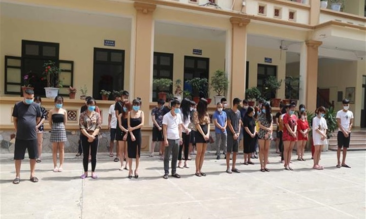 “Đòn cảnh cáo” những kẻ “điếc không sợ súng” khiến dịch COVID-19 có diễn biến phức tạp