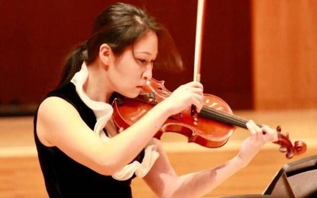 Nữ nghệ sĩ violin hàng đầu nhảy lầu tự tử khiến làng giải trí Trung Quốc chấn động