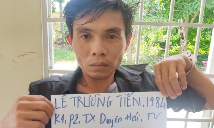 Bắt giữ đối tượng dùng dao khống chế hai cô gái đang ngủ, đe dọa cưỡng hiếp