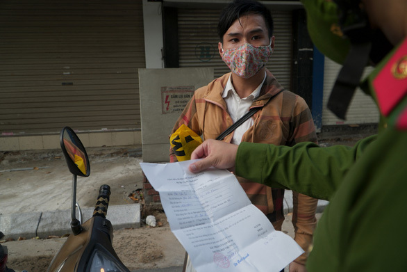 Thống nhất mẫu giấy tờ sử dụng cho người đủ điều kiện lưu thông trong TP Hà Nội