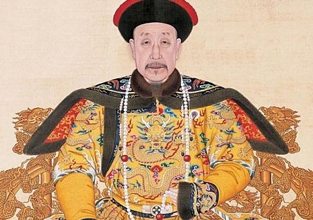 Lý giải hình ảnh 9 con rồng thêu trên hoàng bào của hoàng đế 