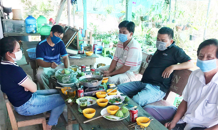 Phát hiện hiệu trưởng ăn nhậu tại trường khi đang giãn cách phòng chống COVID-19