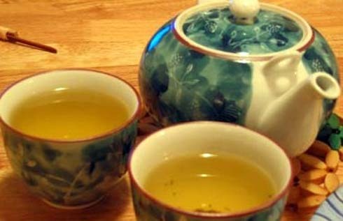 Tụ tập uống nước chè trong thời gian giãn cách, 5 người bị phạt 50 triệu đồng