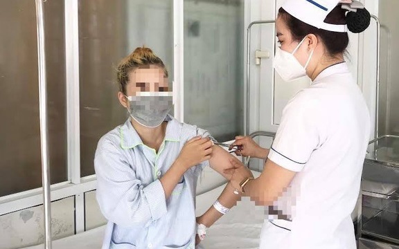 Tự tiêm filler làm đầy