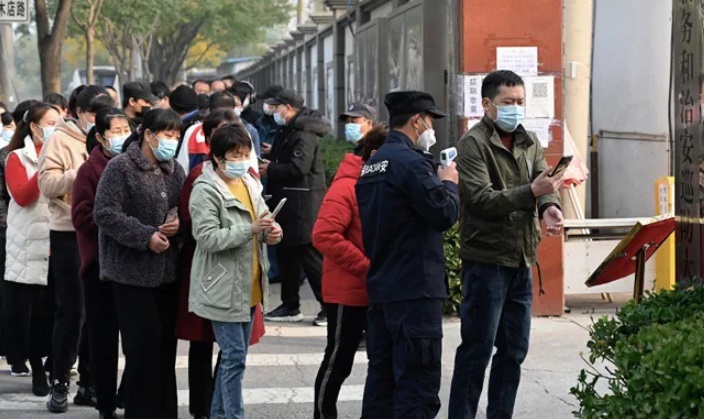 Thành phố Trung Quốc treo thưởng 15.000 USD tìm nguồn lây COVID-19