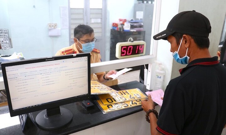 TP.HCM: Phạt từ 2 đến 4 triệu đồng đối với ô tô không đổi sang biển số màu vàng từ sau ngày 31/12