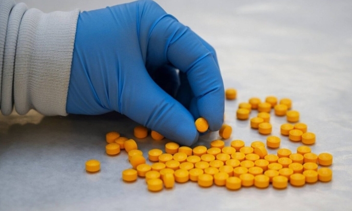 Mỹ giáng đòn trừng phạt nhiều công ty sản xuất thuốc giảm đau của Trung Quốc