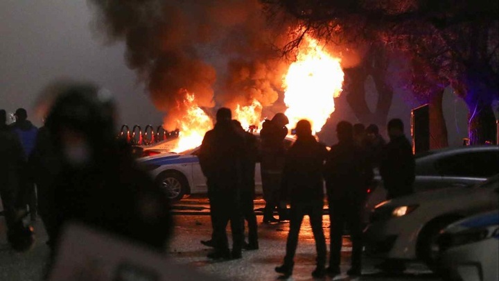 Người biểu tình khai được trả 200 USD để xuống đường ở Kazakhstan