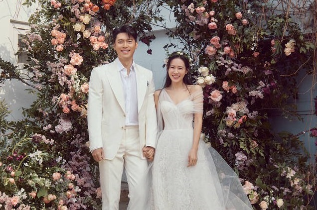 Lộ ảnh cặp đôi Hyun Bin - Son Ye Jin rạng ngời tại lễ cưới khiến fan đứng ngồi không yên