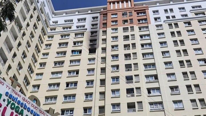 TP.HCM: Căn hộ chung cư tại quận 12 bốc cháy sau tiếng cự cãi