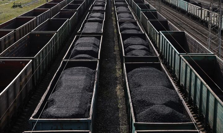 EU thông qua gói trừng phạt mới nhằm vào Nga, nhất trí cấm nhập khẩu than đá