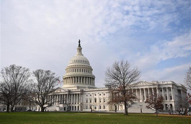 Cảnh sát Mỹ ra lệnh sơ tán Điện Capitol vì máy bay lạ