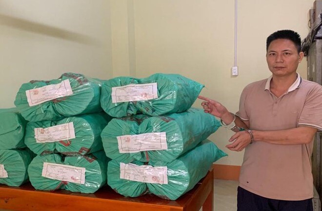 Bắc Giang: Bắt giữ đối tượng buôn gần 3 tạ pháo nổ