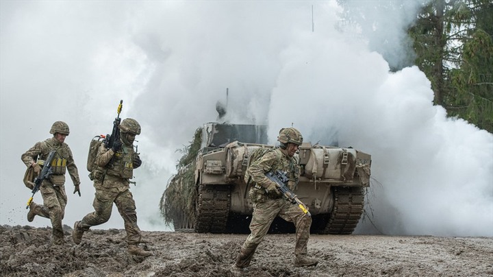 NATO tổ chức tập trận 'khủng' với 15.000 binh sĩ ngay sát biên giới Nga