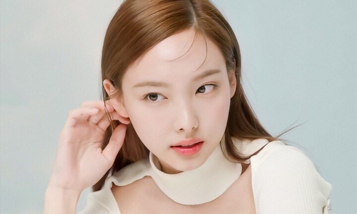 TWICE công bố thành viên đầu tiên được debut solo sau 7 năm