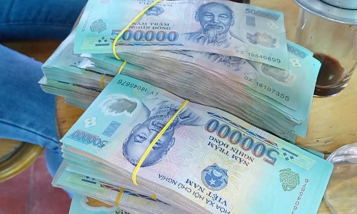 Bắt quả tang vợ ngoại tình, chồng gọi người đánh đập tình địch, đòi bồi thường 300 triệu đồng