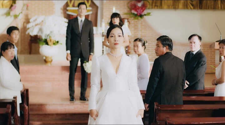 Khánh Loan tái xuất trong MV mới về sự cao thượng của 'người thứ ba'