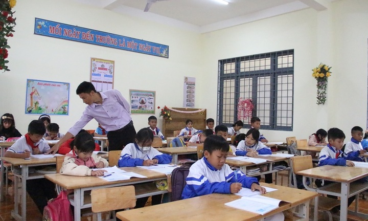 Kon Tum cho học sinh nghỉ học để tránh bão Noru