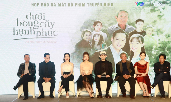 NSND Quốc Trị trở lại màn ảnh với vai bố chồng khó tính trong phim